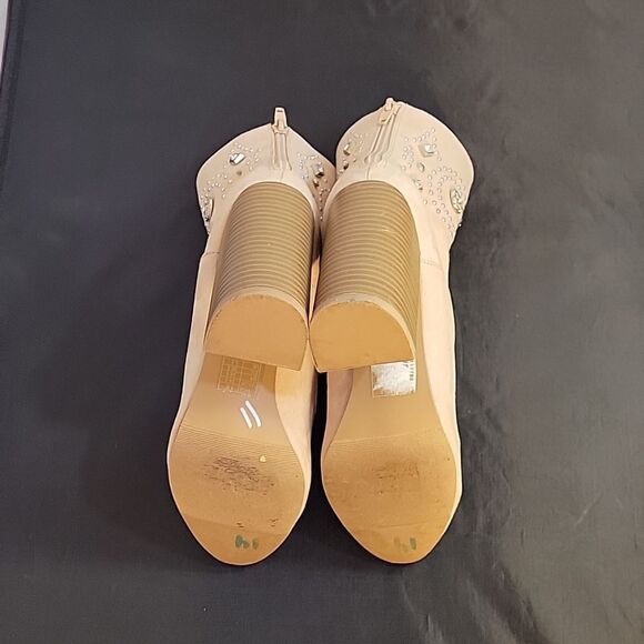 FOREVER 21 WOMEN"S FAUX SUEDE HEELED ANKLE BOOTS - Picture 9 of 11